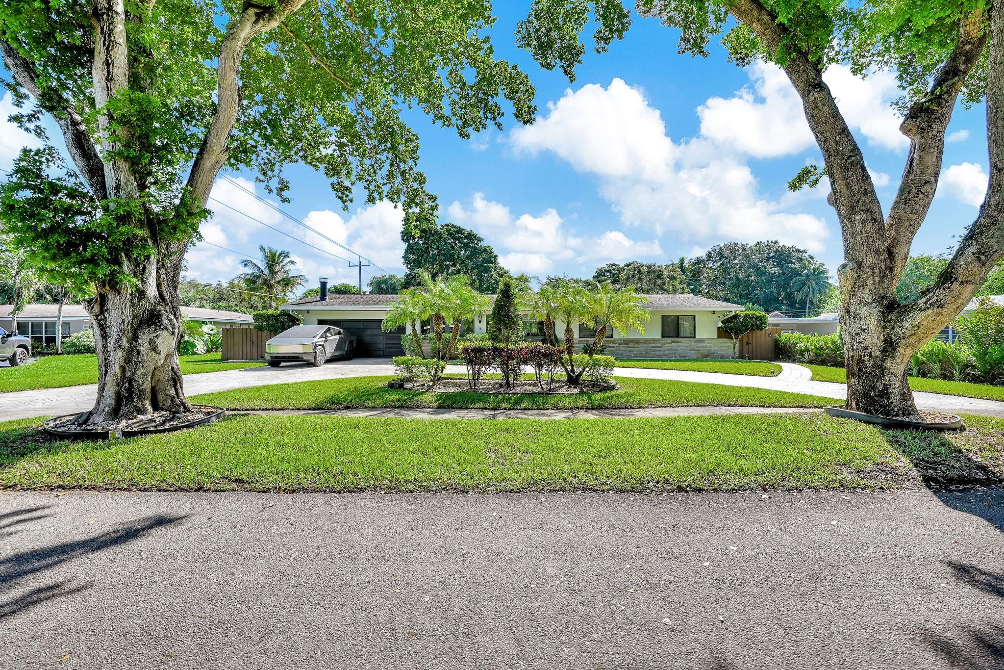 PLANTATION GARDENS 1ST SE - Residential Lease