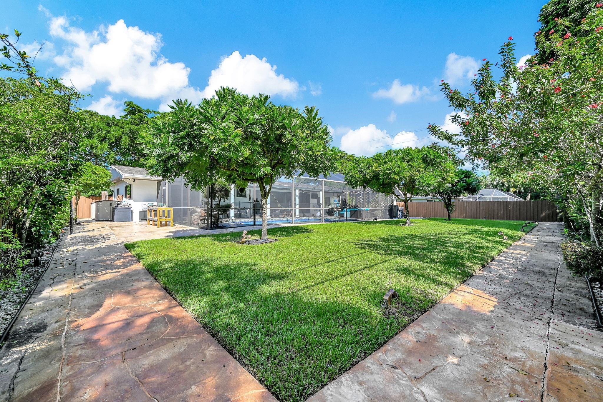 PLANTATION GARDENS 1ST SE - Residential Lease