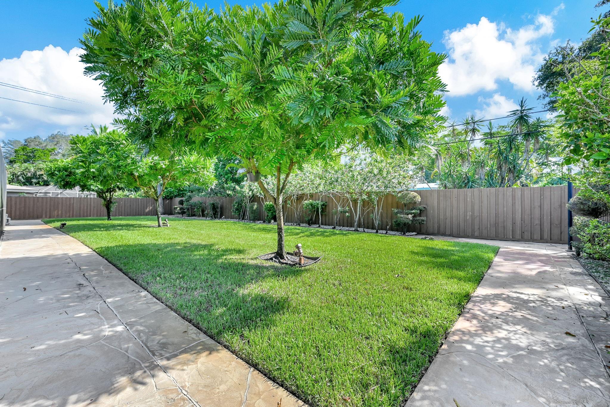 PLANTATION GARDENS 1ST SE - Residential Lease