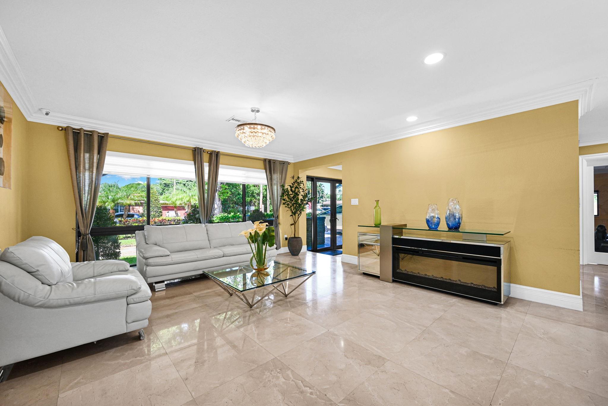 PLANTATION GARDENS 1ST SE - Residential Lease