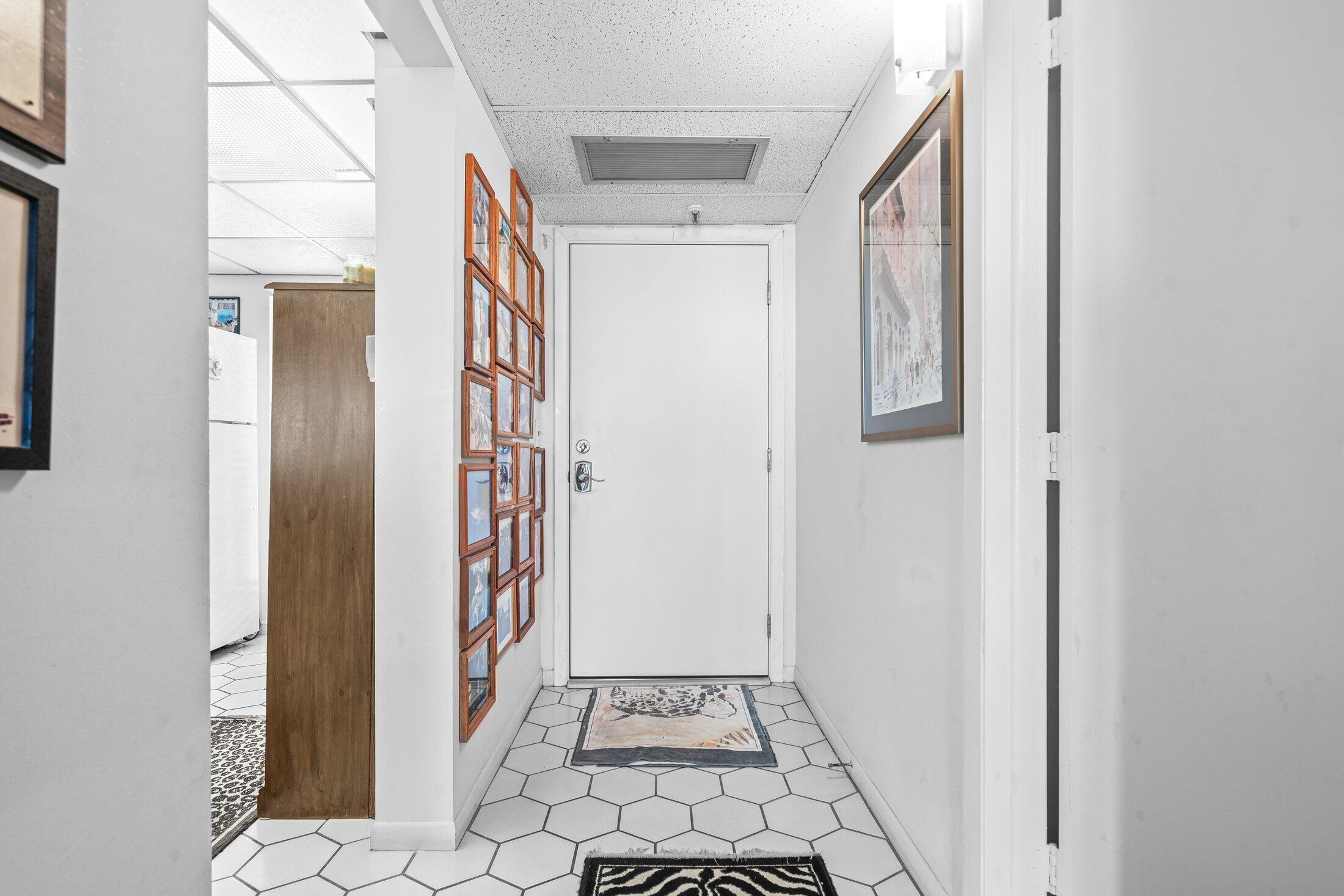 17 Royal Palm Way 504