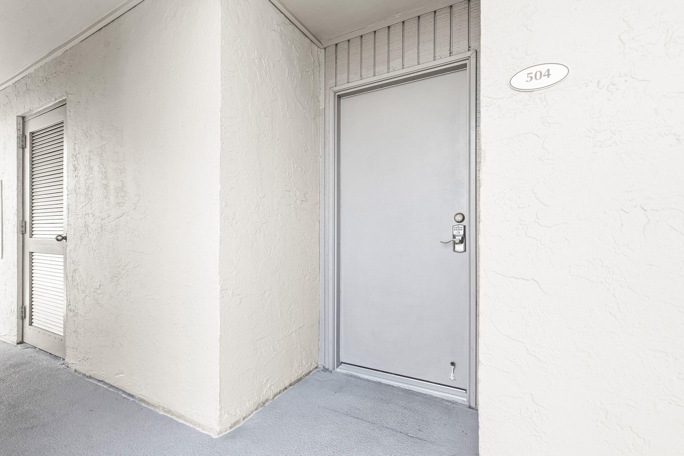 17 Royal Palm Way 504