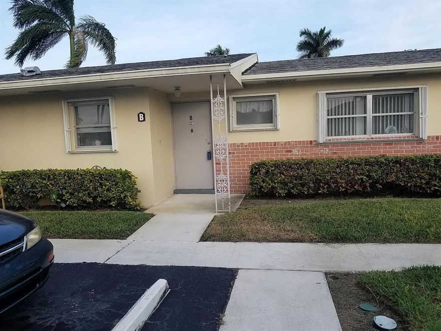 Lovely Villa to hang your hat for the winter or all year round. Open great room that looks out to your nice patio, Your nice bright kitchen is the perfect size for all your cooking needs. There is an added island for more counter space and storage. The Master bedroom is quite large and offers plenty of closet space. The 2nd bedroom makes for a perfect guest room/office. Accordion Hurricane Shutters are on all windows and slider. Cresthaven offers a  clubhouse, pool, activities, socials and a gym. Your monthly fee includes your water and cable.How can you go wrong? Come live the easy life!