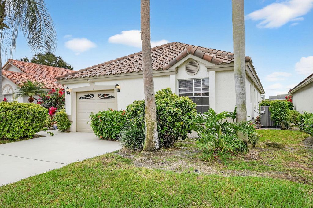 Photo of 6121 Bay Isles Drive, Boynton Beach, FL 33437 (MLS # R11156724)