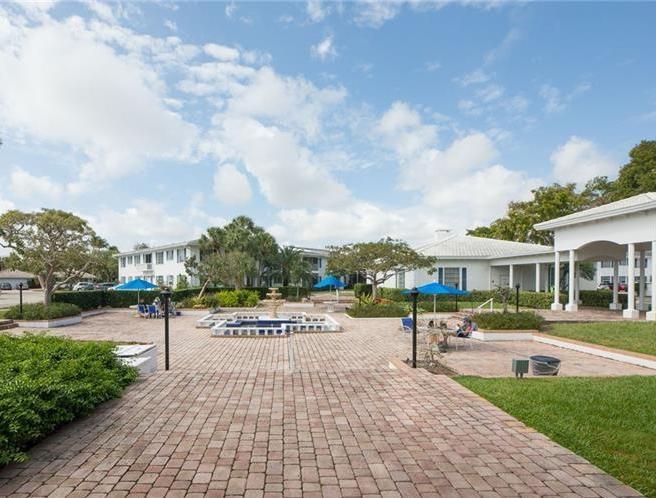 IMPERIAL POINT COLONNADES - Residential