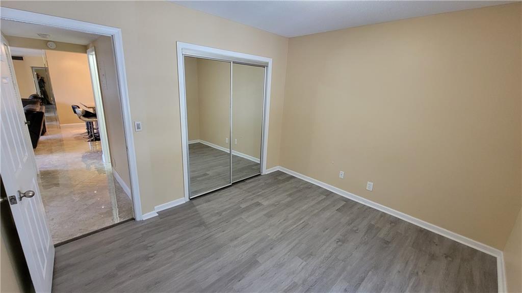 IMPERIAL POINT COLONNADES - Residential