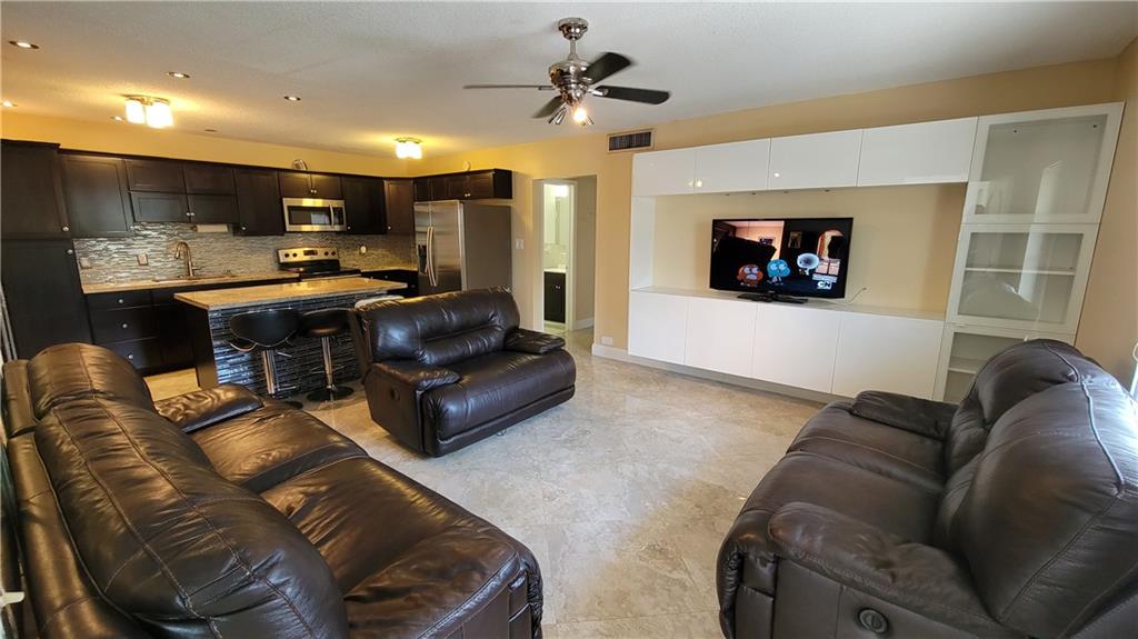 IMPERIAL POINT COLONNADES - Residential