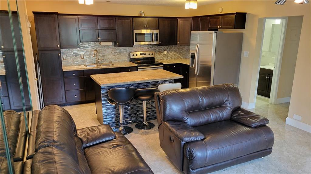 IMPERIAL POINT COLONNADES - Residential