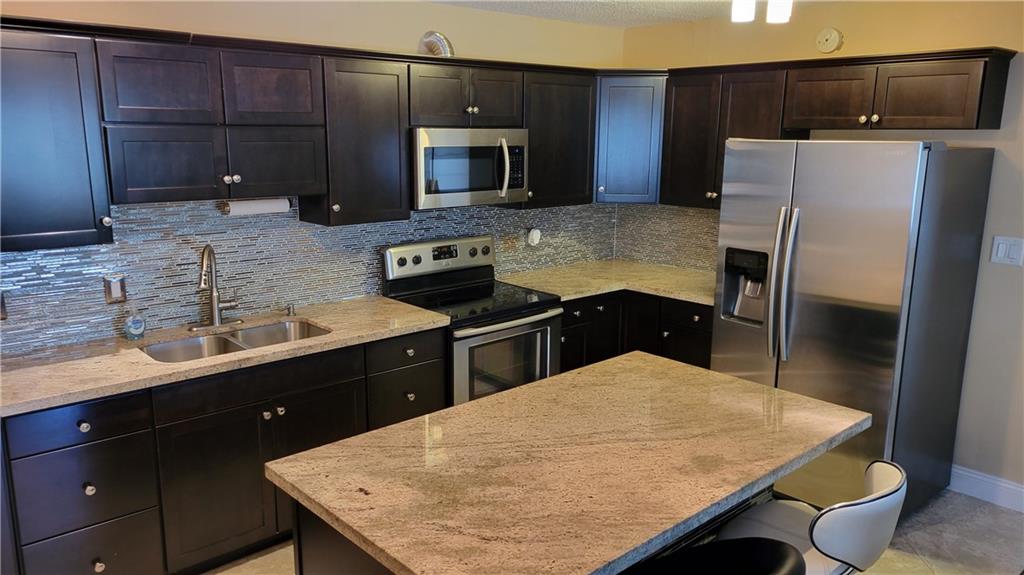 IMPERIAL POINT COLONNADES - Residential