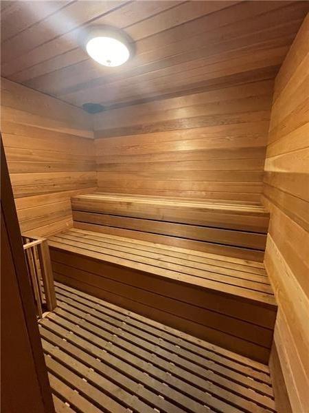 IMPERIAL POINT COLONNADES - Residential