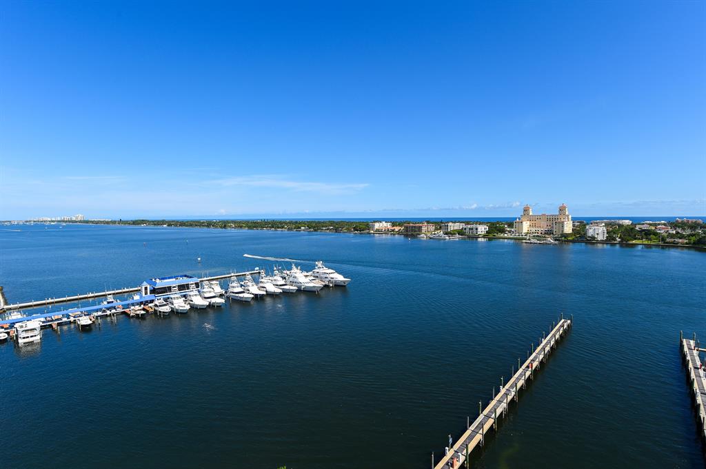 One Watermark Place - Residential