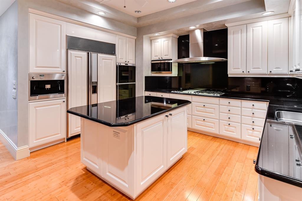 One Watermark Place - Residential