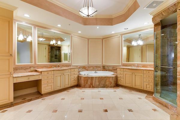 One Watermark Place - Residential