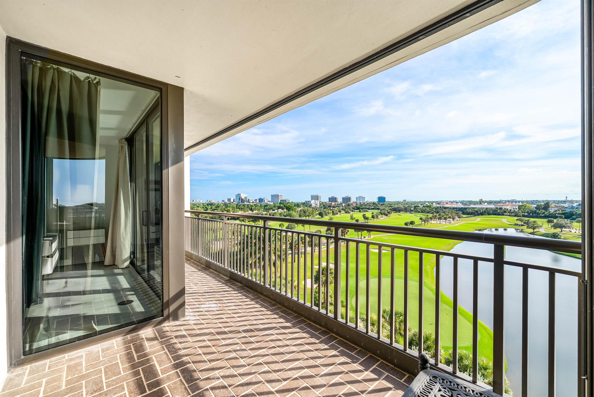 PARLIAMENT EAST CONDO - Residential