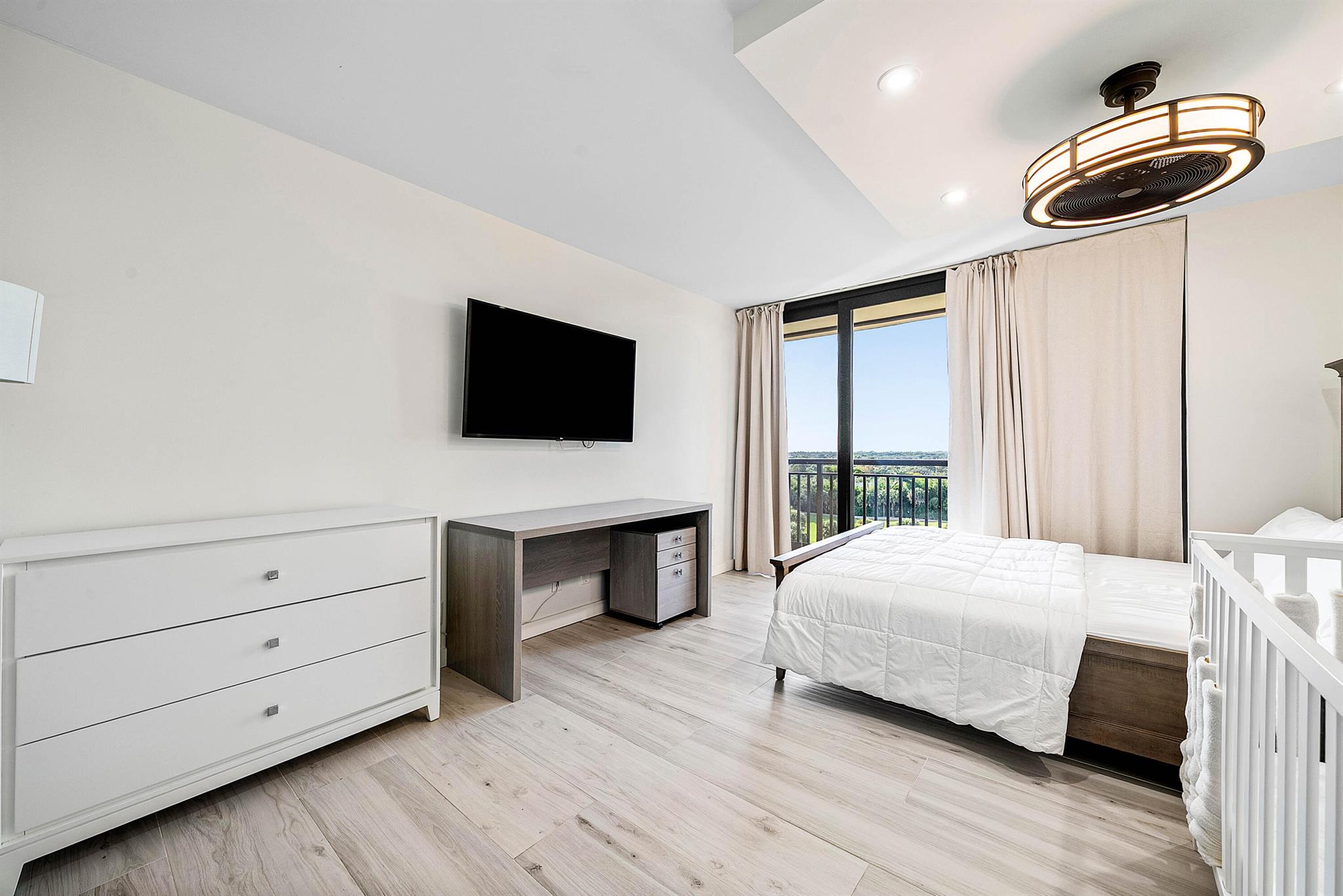 PARLIAMENT EAST CONDO - Residential