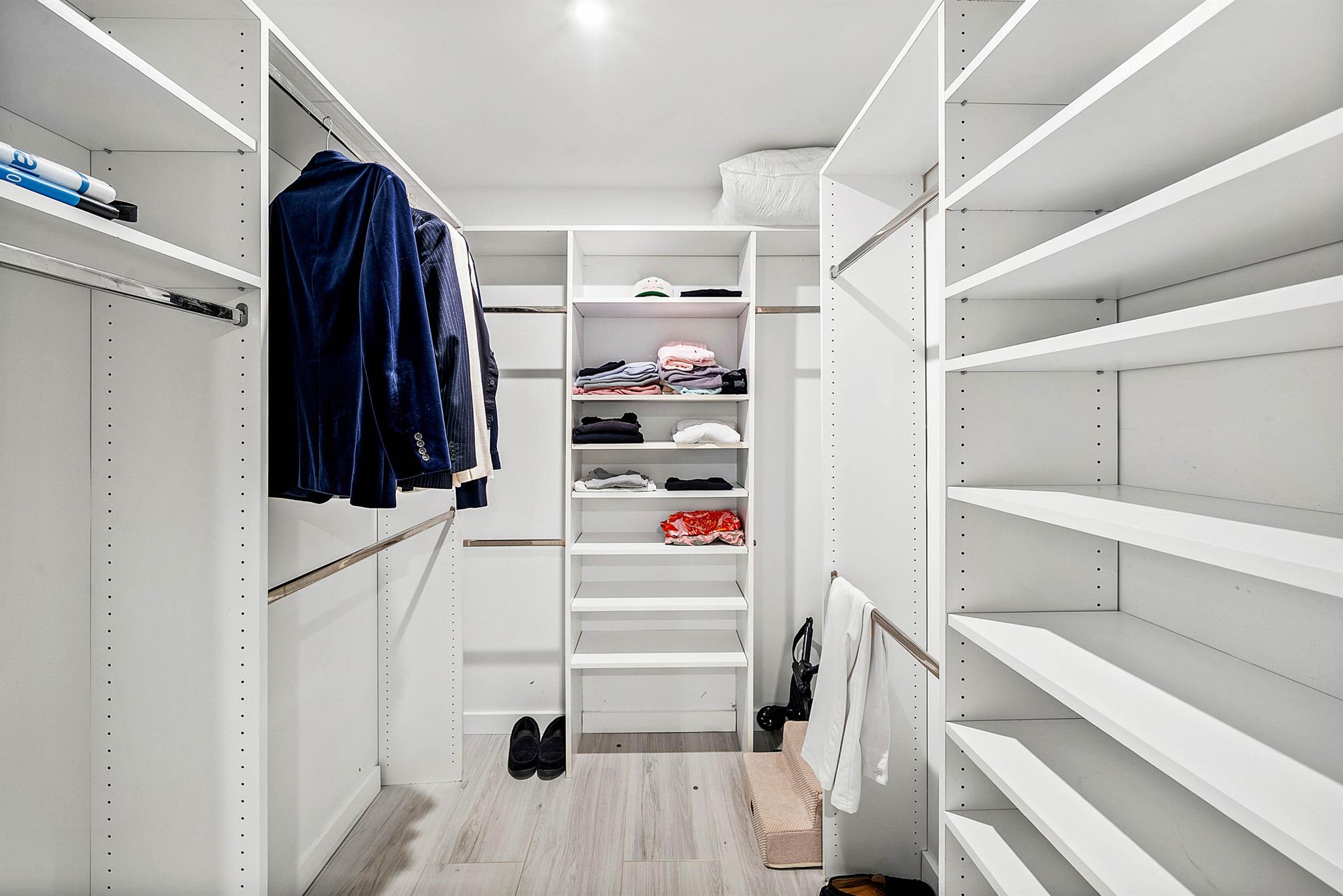 PARLIAMENT EAST CONDO - Residential