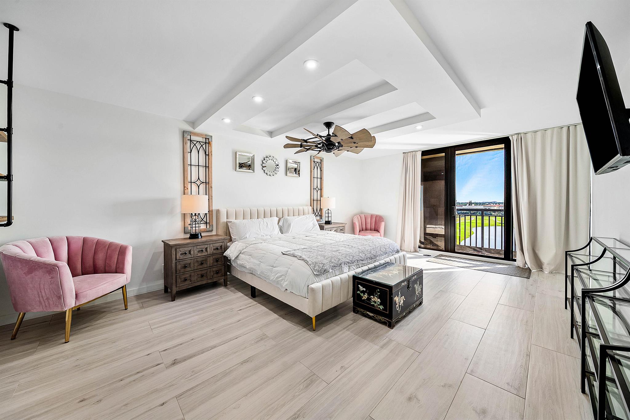 PARLIAMENT EAST CONDO - Residential