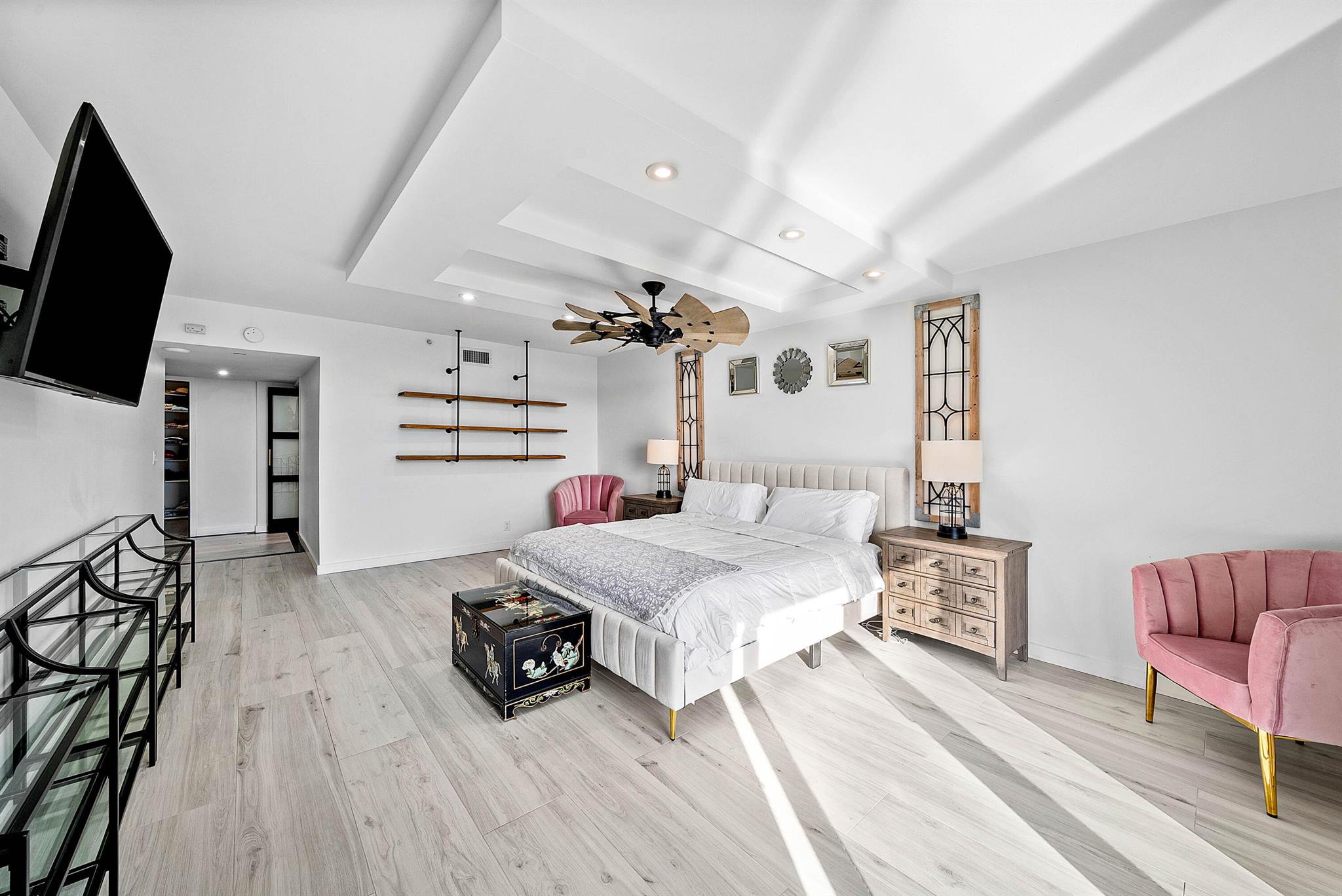 PARLIAMENT EAST CONDO - Residential