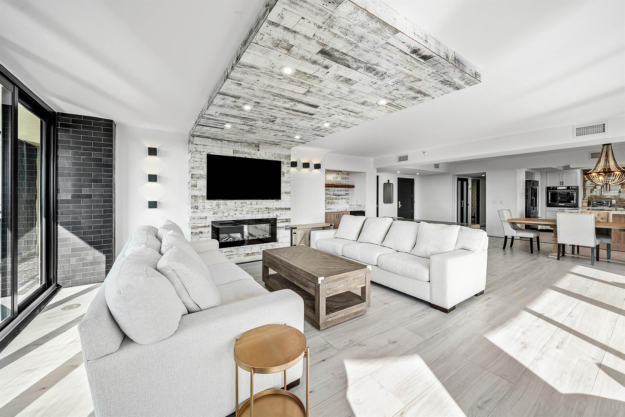 PARLIAMENT EAST CONDO - Residential