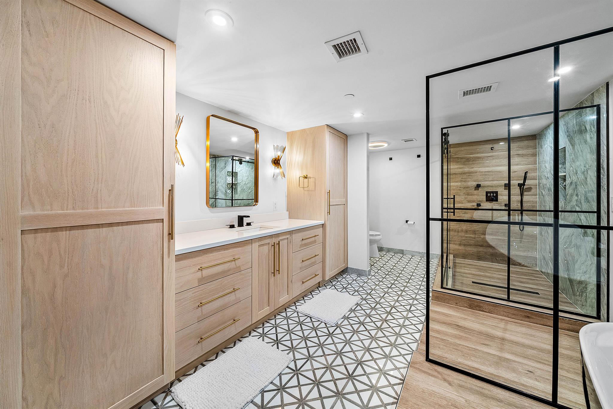 PARLIAMENT EAST CONDO - Residential