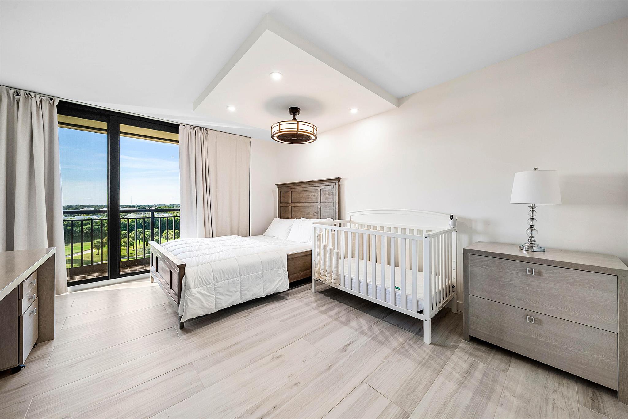 PARLIAMENT EAST CONDO - Residential