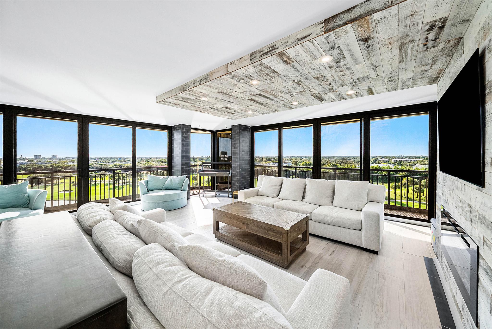 PARLIAMENT EAST CONDO - Residential