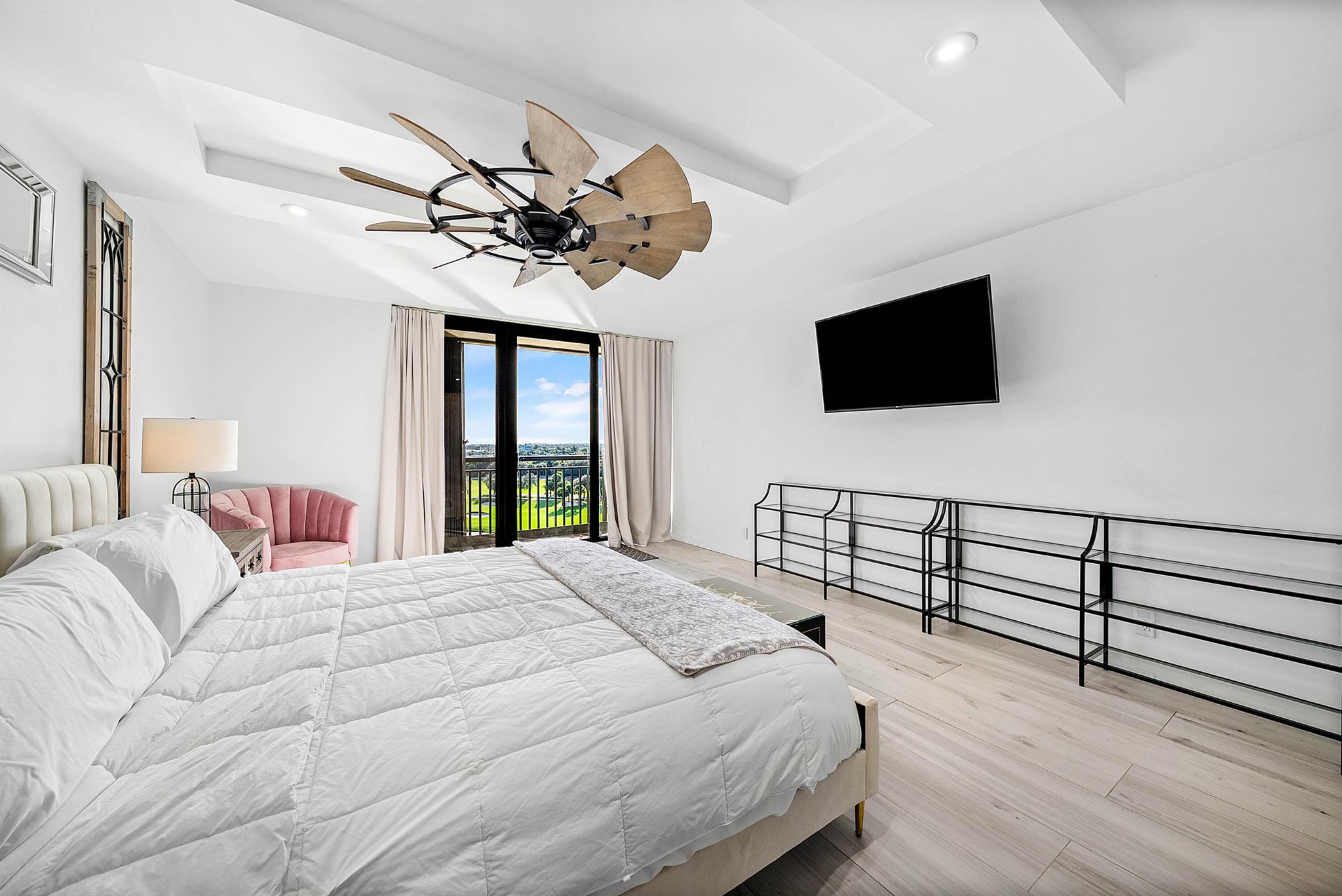 PARLIAMENT EAST CONDO - Residential