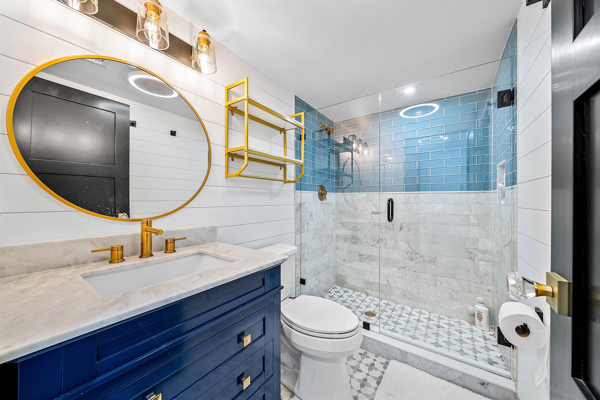 PARLIAMENT EAST CONDO - Residential