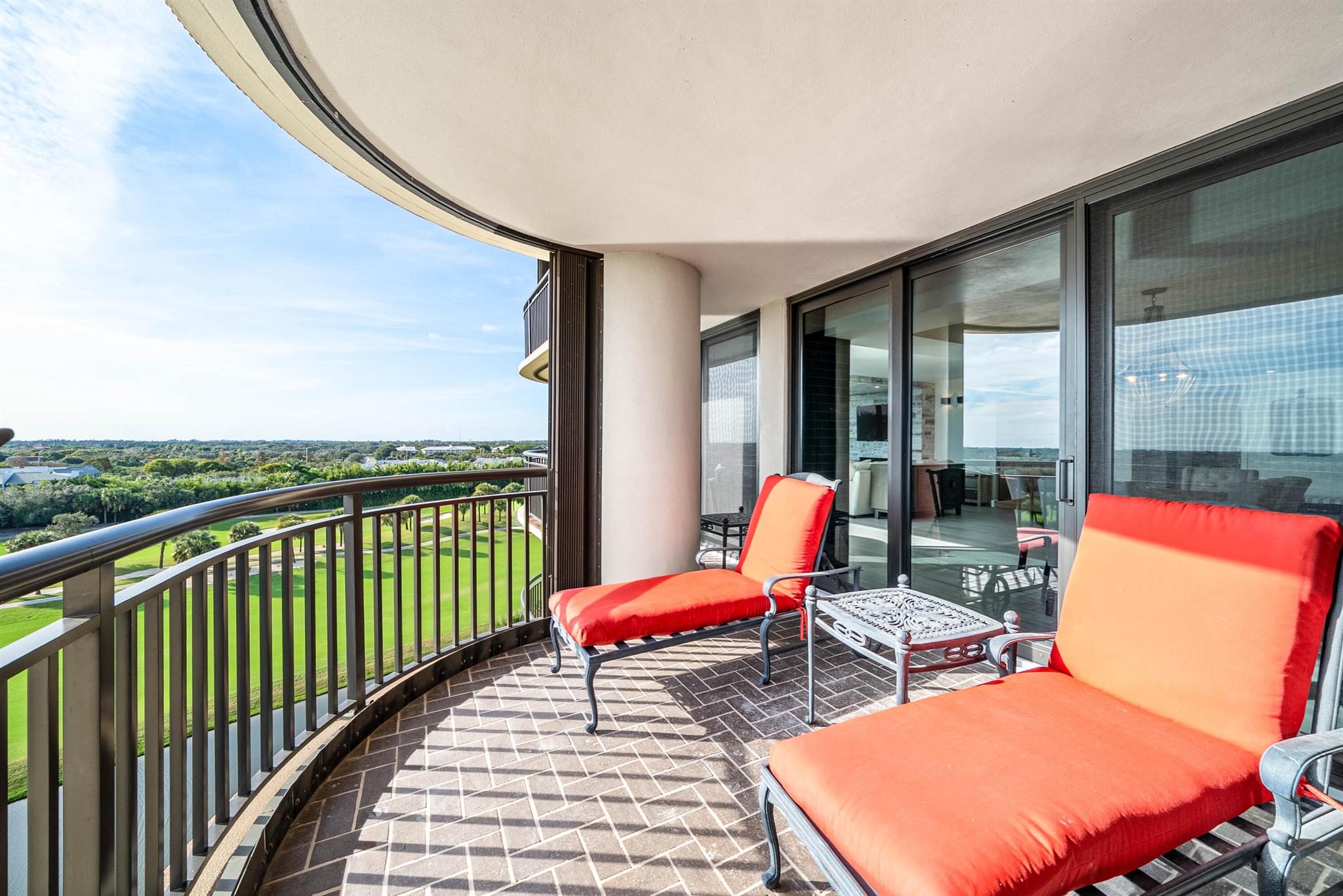 PARLIAMENT EAST CONDO - Residential