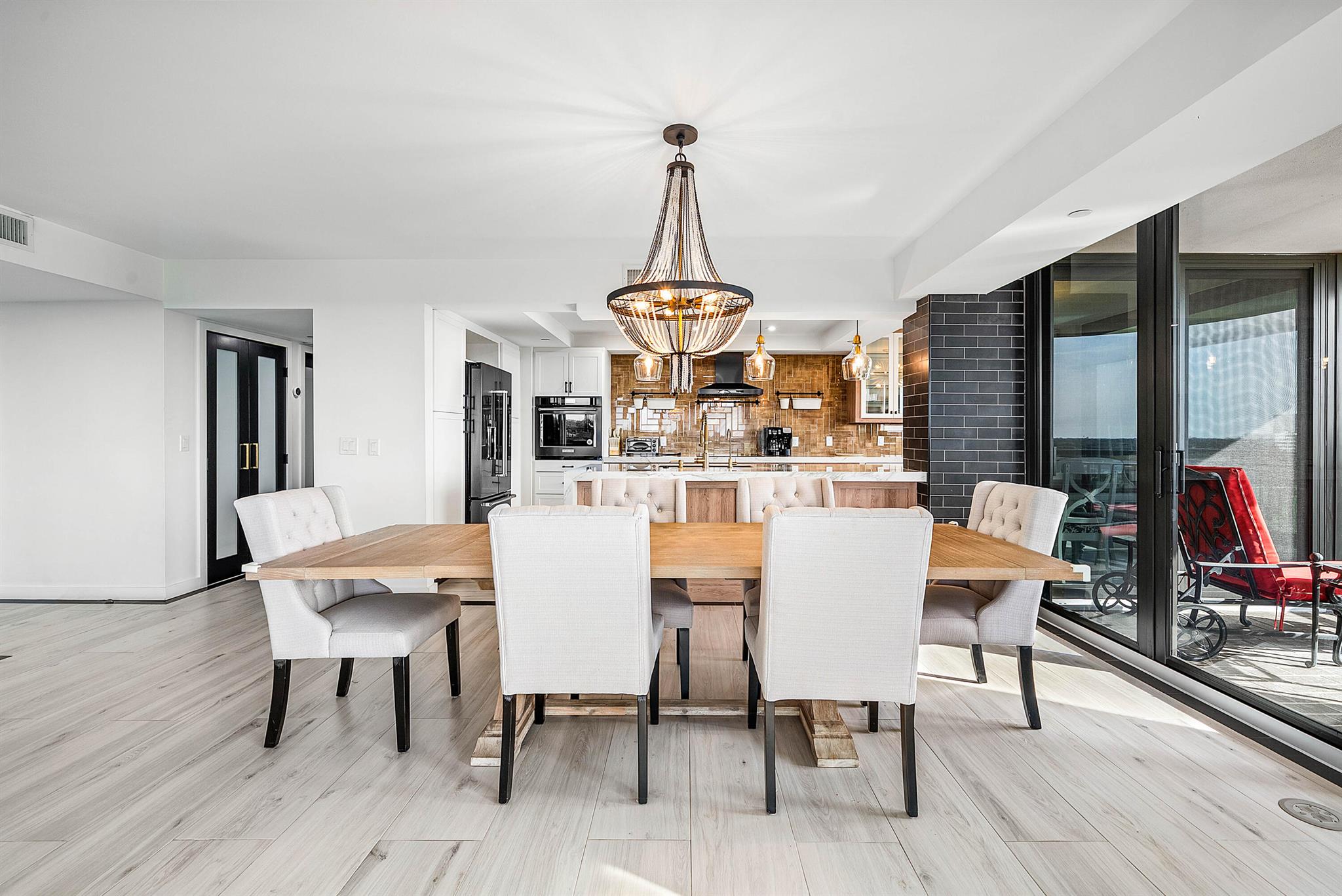 PARLIAMENT EAST CONDO - Residential