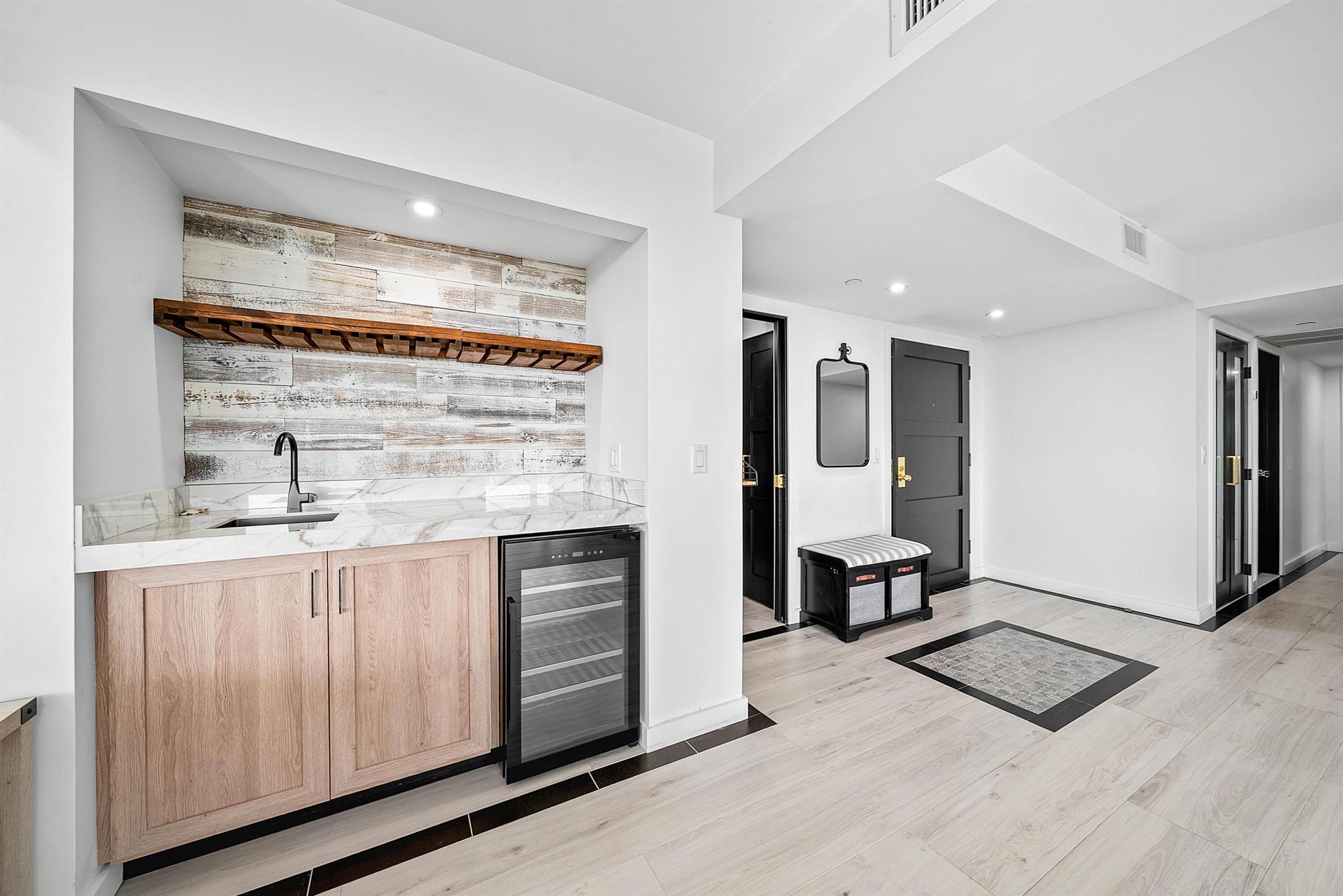 PARLIAMENT EAST CONDO - Residential