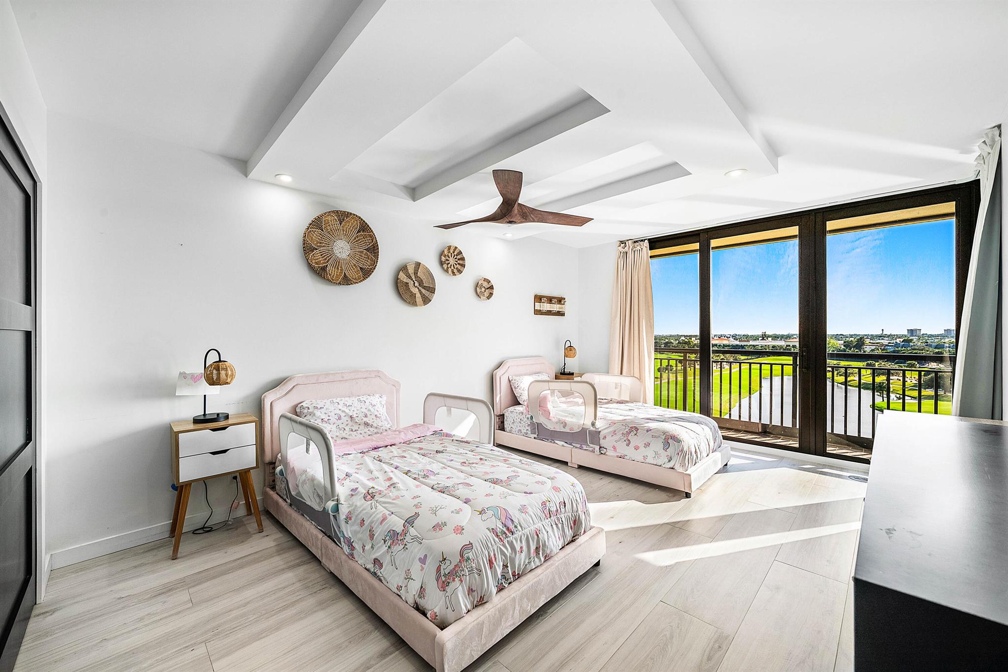 PARLIAMENT EAST CONDO - Residential