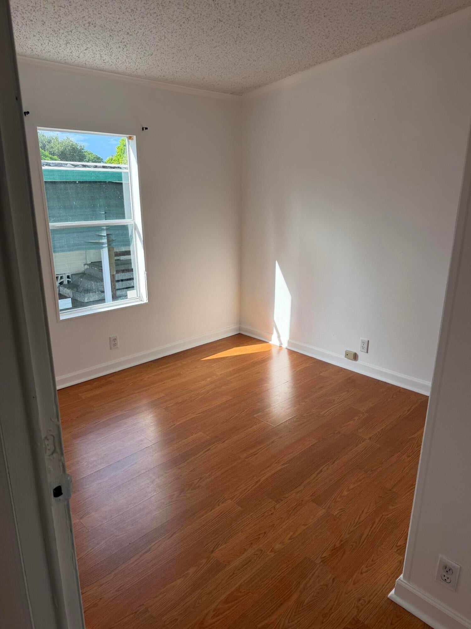 1680 SW 85TH Avenue, Davie, FL, 33324/$215,000 1 1680 SW 85TH Avenue
