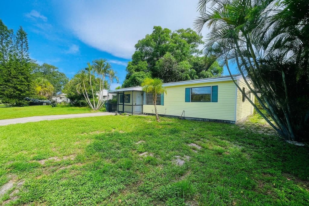 Photo of 3313 Plaza Place, Lake Worth, FL 33462 (MLS # R11106607)
