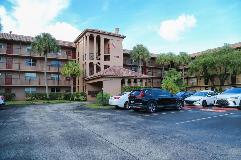 Photo of 10110 Boca Entrada Boulevard #405, Boca Raton, FL 33428 (MLS # F10498347)