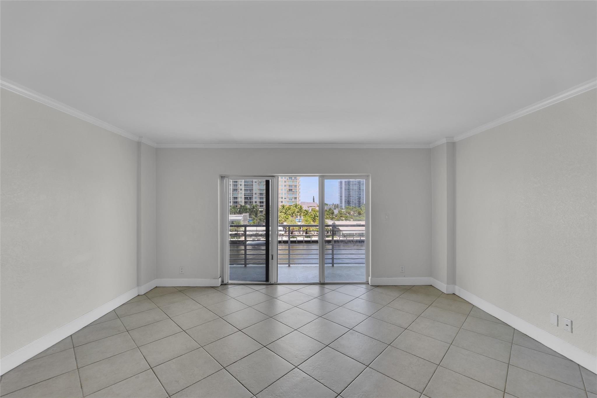 LAUDERDALE TOWER - Residential