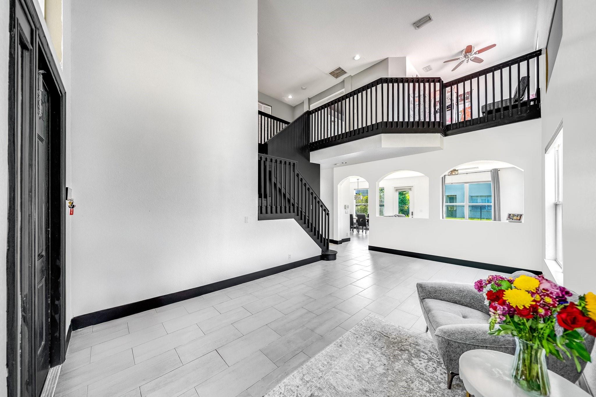 1029 Center Stone