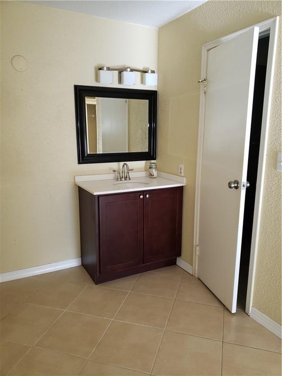 Savannah At Riverside Con - Residential Lease
