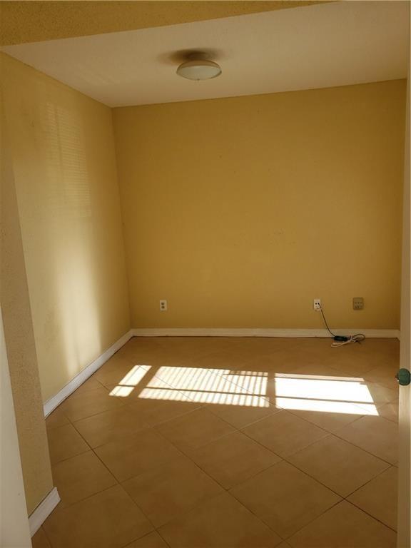 Savannah At Riverside Con - Residential Lease