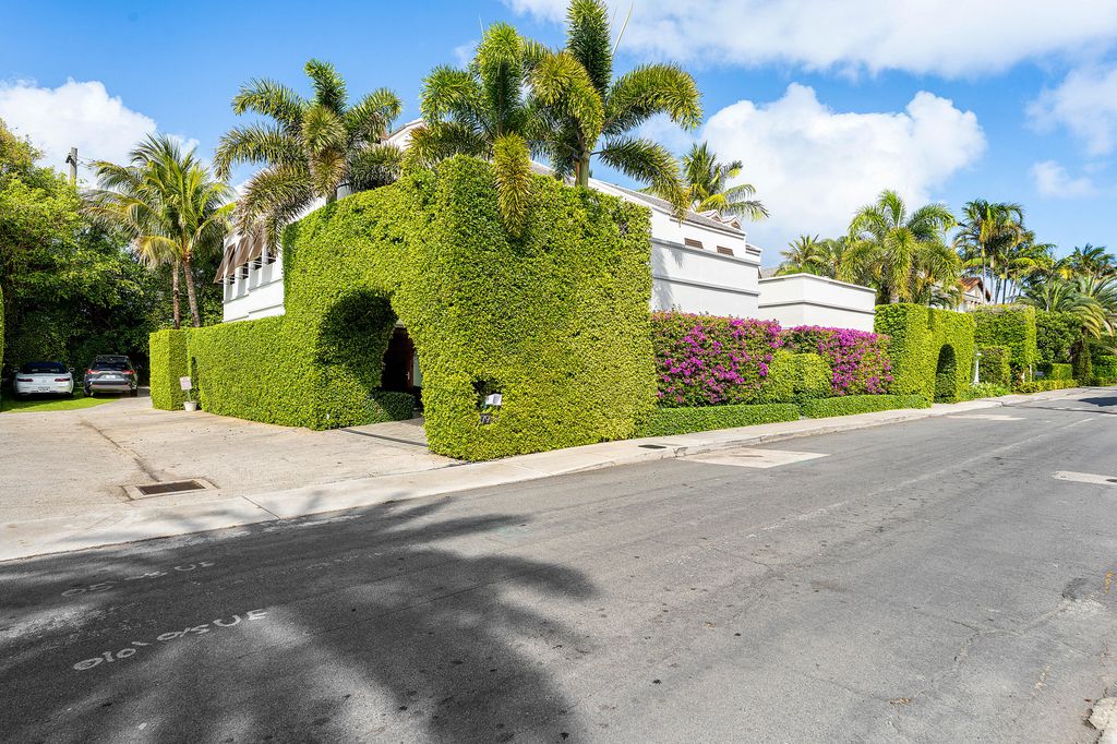 Photo of 179 Main Street, Palm Beach, FL 33480 (MLS # R11168751)