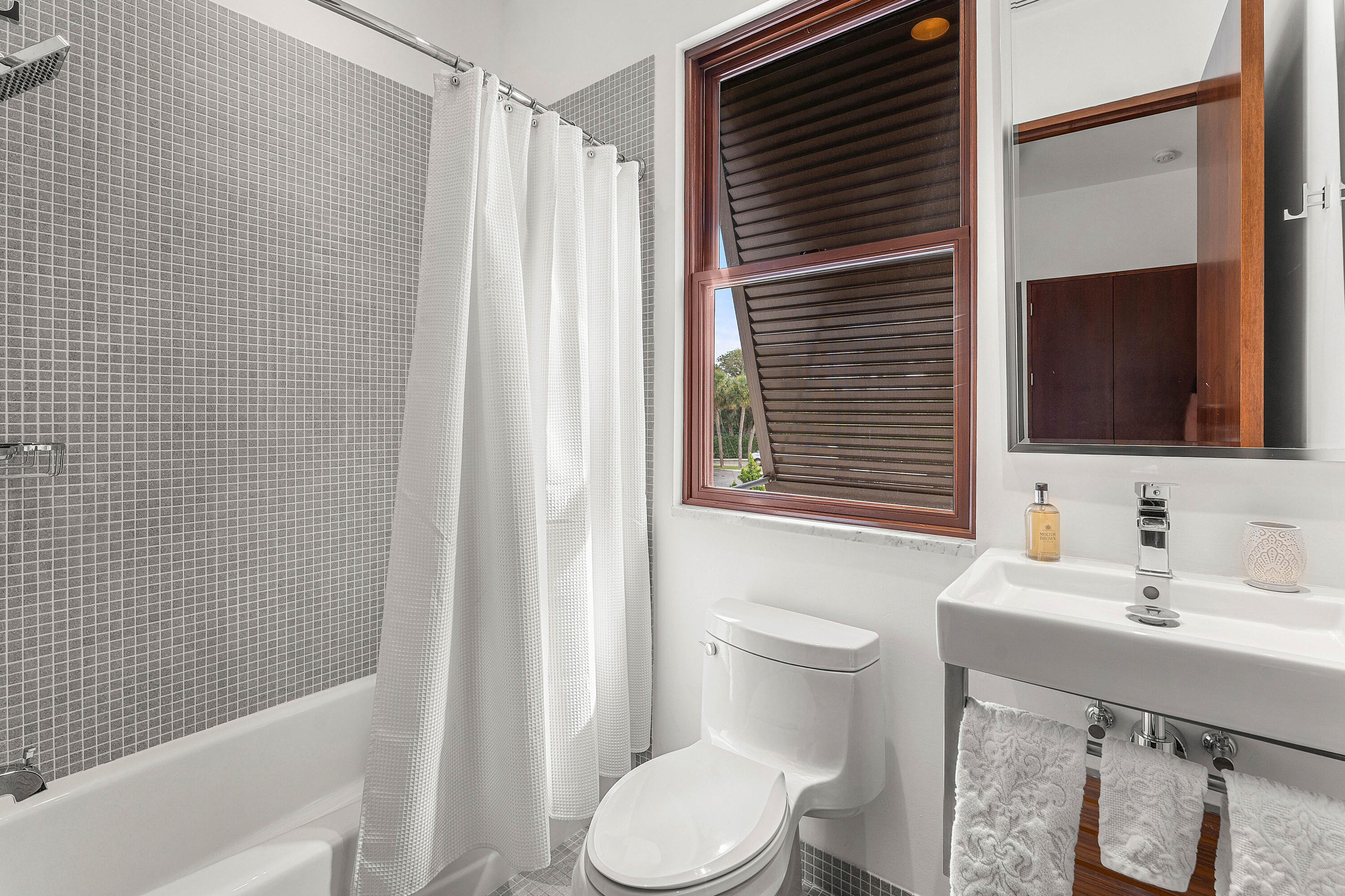 FLORAL PARK - Residential