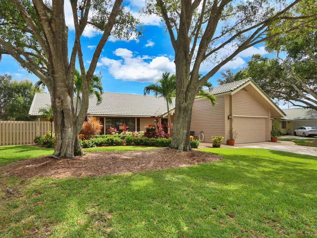 Photo of 108 Coco Lane, Jupiter, FL 33458 (MLS # R10768479)