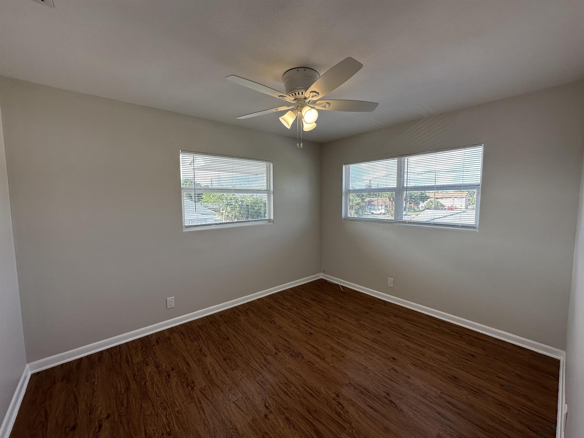 CLOWS - Residential Lease