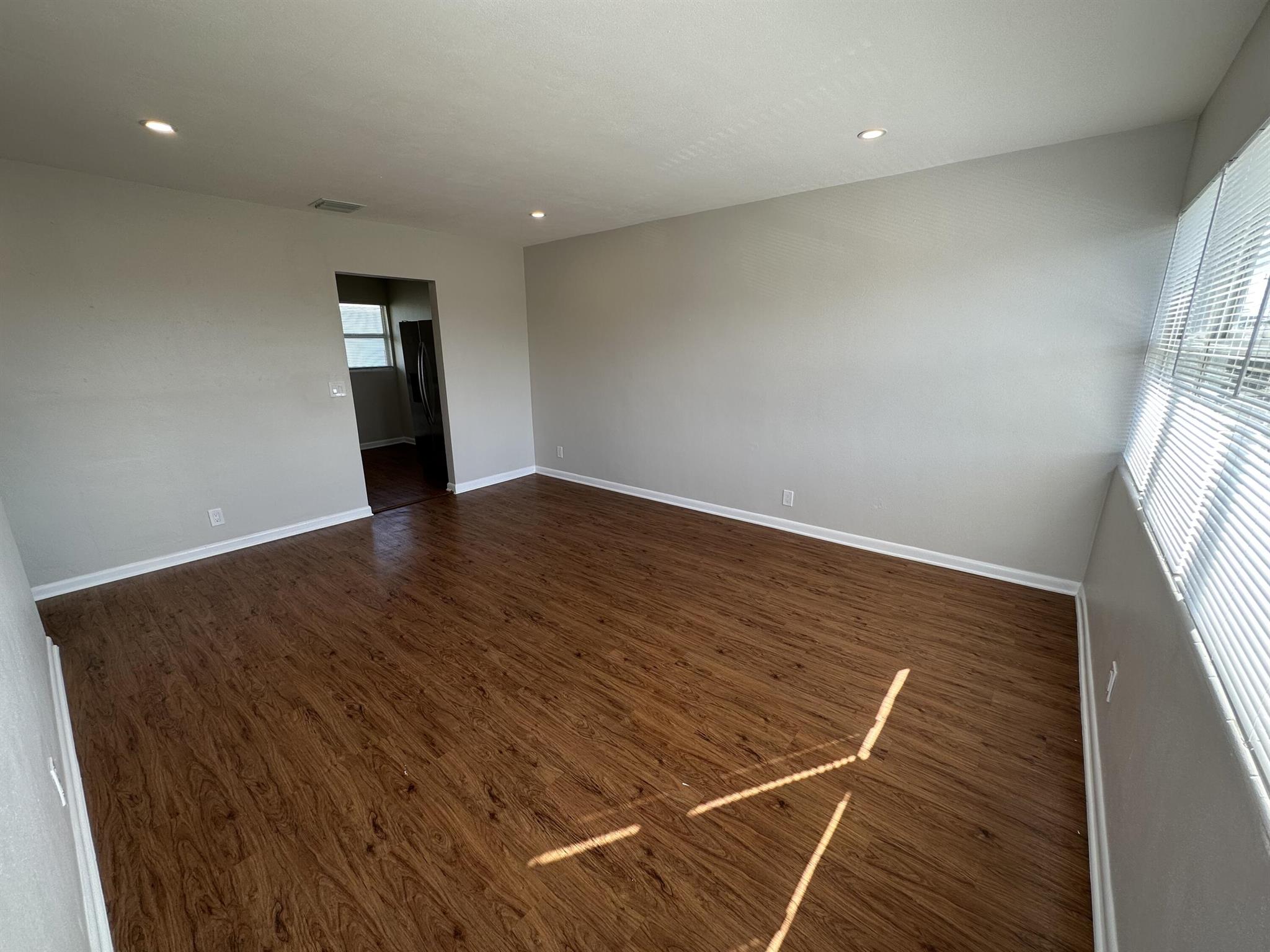 CLOWS - Residential Lease