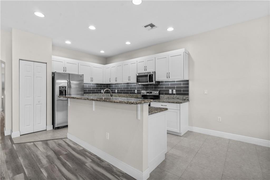 RIVER GLEN - Residential