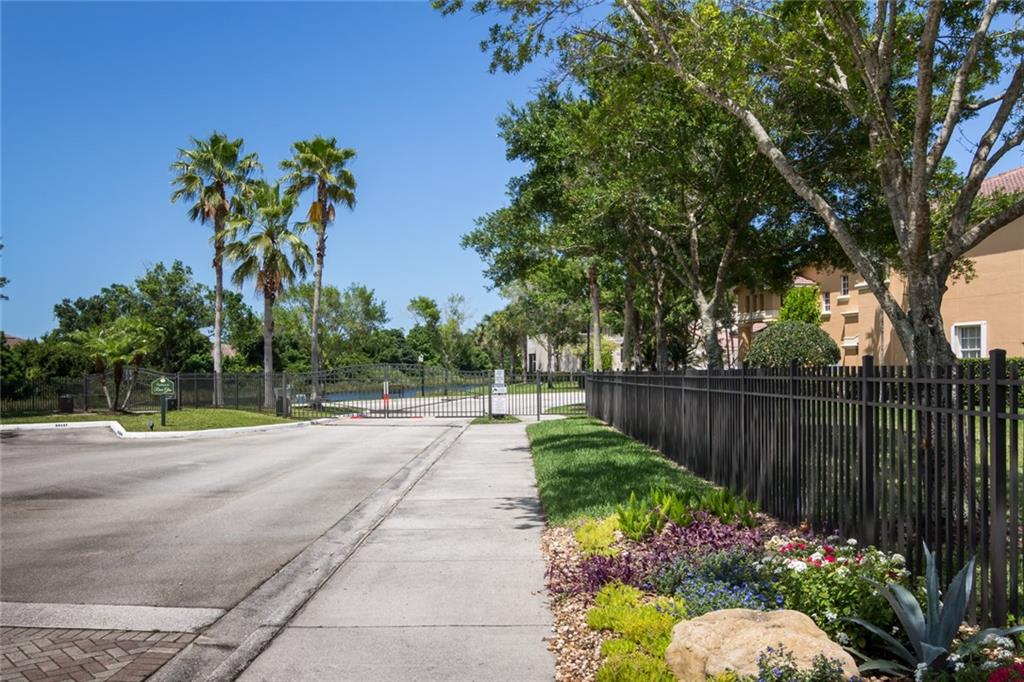 RIVER GLEN - Residential