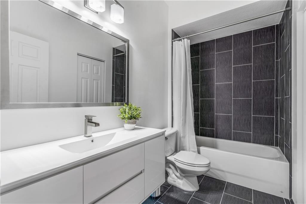 RIVER GLEN - Residential