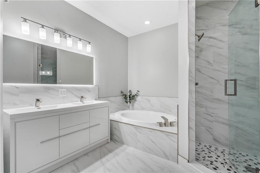 RIVER GLEN - Residential