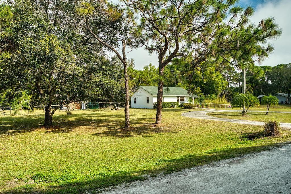 THE ACREAGE, UNINCORPORATED - Residential