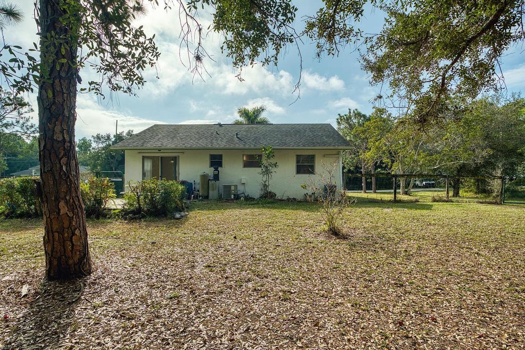 THE ACREAGE, UNINCORPORATED - Residential